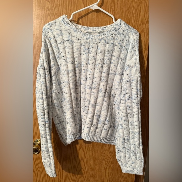 Francesca’s Kelsey Soft Dot Pattern Pullover Sweater - Picture 1 of 6